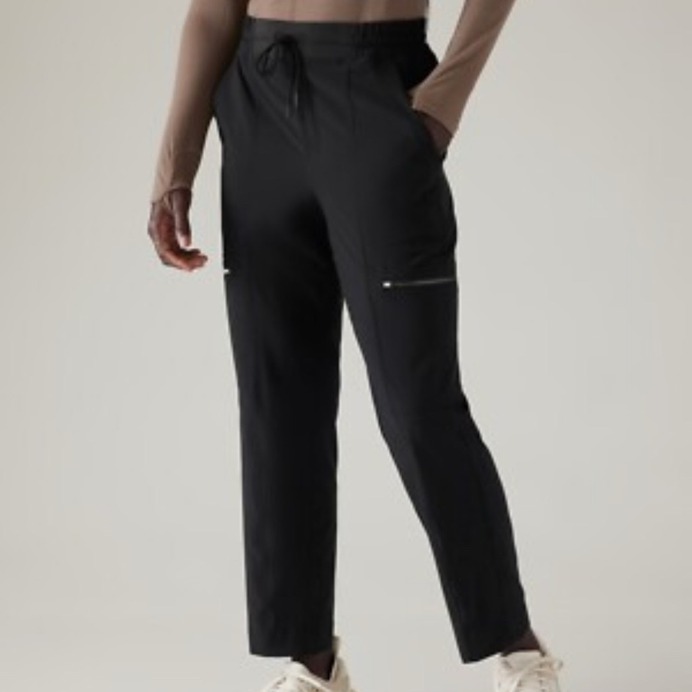 Athleta High Road Cargo Pants | Black | Travel | Athleisure